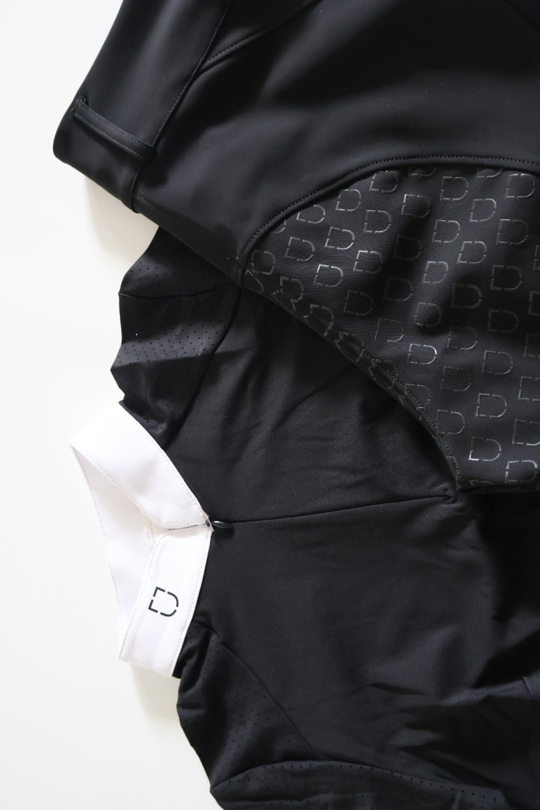 Zendaya kompressions ridebukser + Gratis sort MiCo kortærmet perf.  bluse