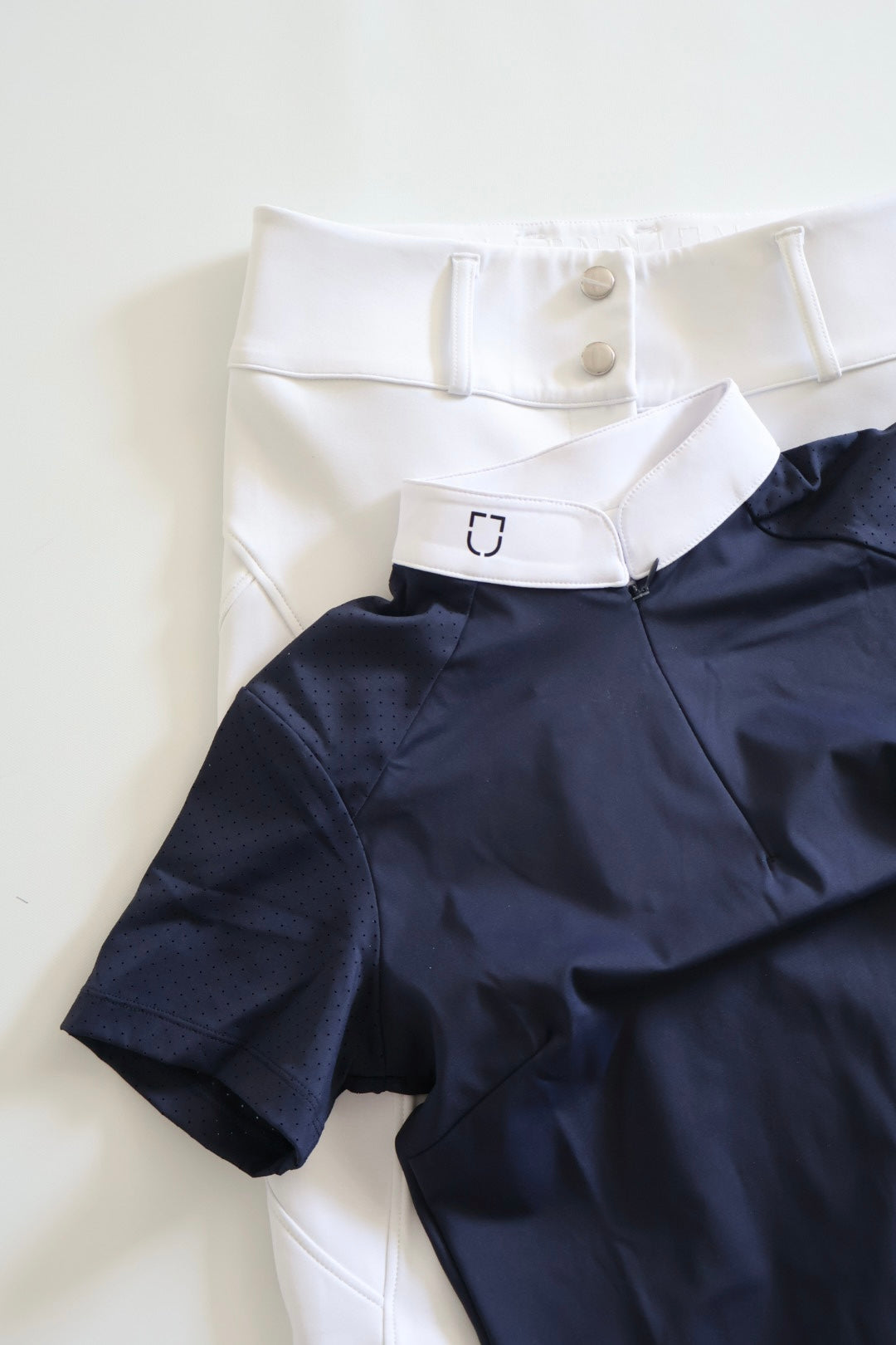 Zendaya competition ridebukser + Gratis navy MiCo kortærmet perf.  bluse