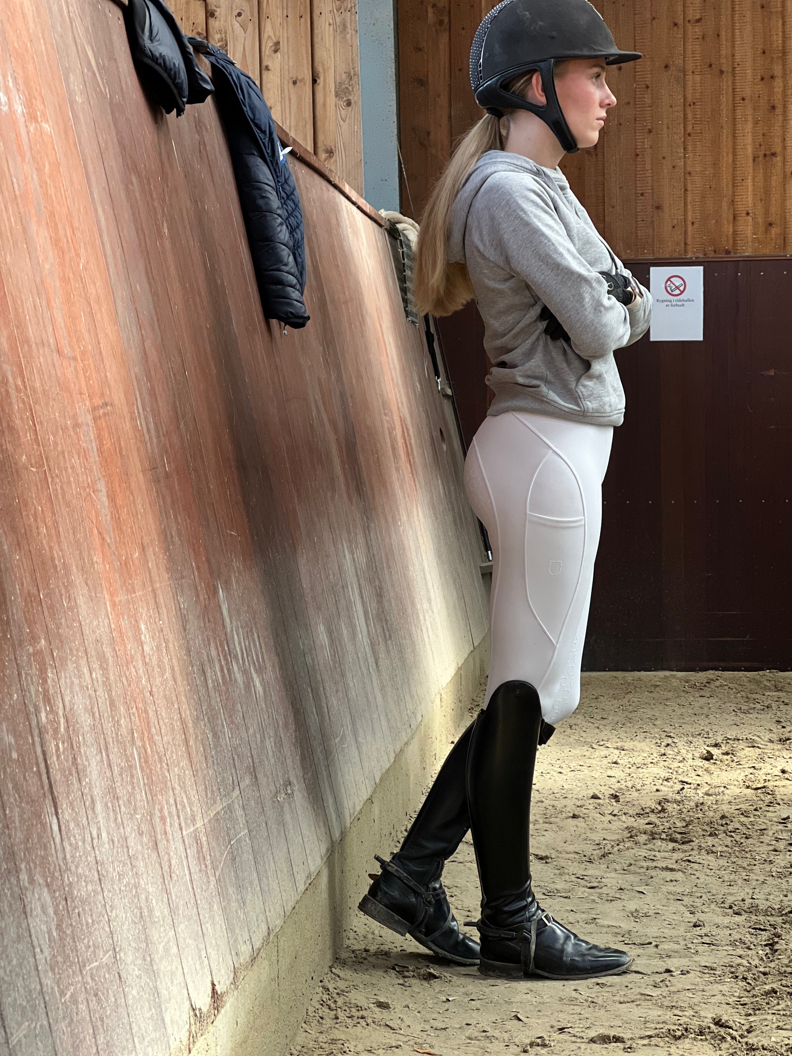Zendaya competition ridebukser